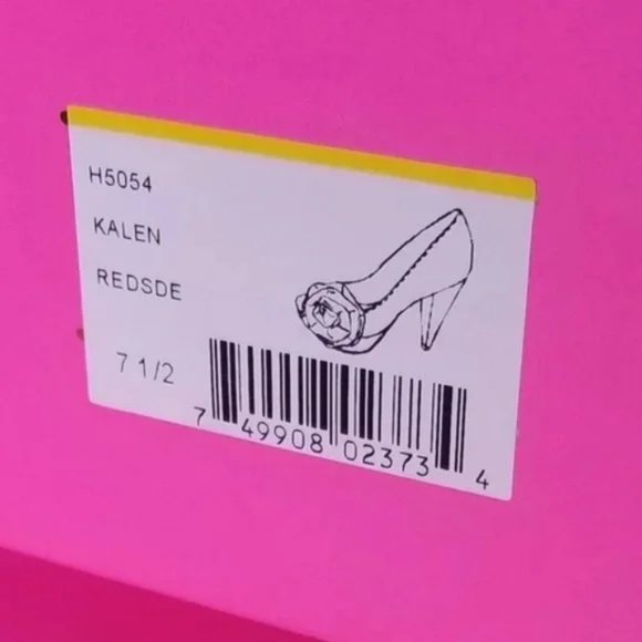 Betsey Johnson Kalen Redsde Pumps with flower detail - Picture 10 of 10